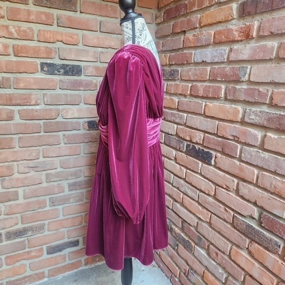 Gianni Bini Mariah 3/4 Sleeve Plunging V-Neck Velvet A-Line Dress Size 10 NWT - Picture 4 of 10